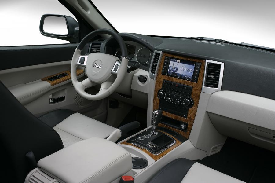  Jeep Grand Cherokee 2008 года  (фото 27 из 48)